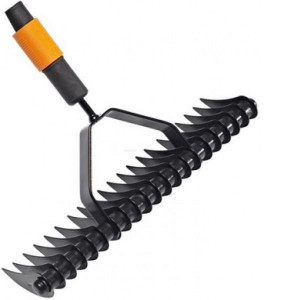 Grebla QuikFit pentru aerat gazonul Fiskars