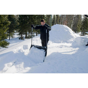Impingator profesional pentru zapada tip sanie Fiskars Sledge