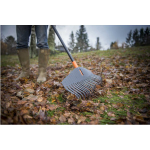 Grebla frunze fara coada Fiskars Solid L
