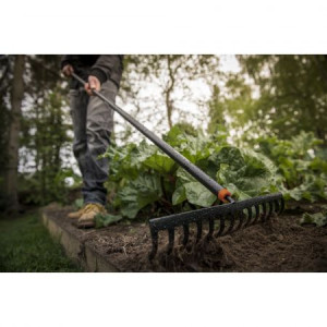 Grebla pentru sol Fiskars Solid