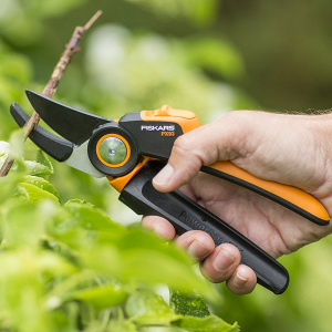 Foarfeca cu nicovala Fiskars PowerGearX PX93